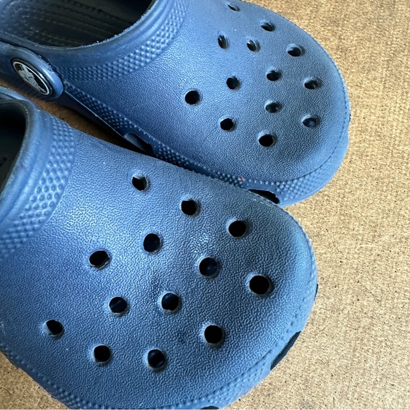 CROCS Classic navy clogs children’s unisex girls 8 or boy’s 9 excellent preowned - Picture 5 of 9